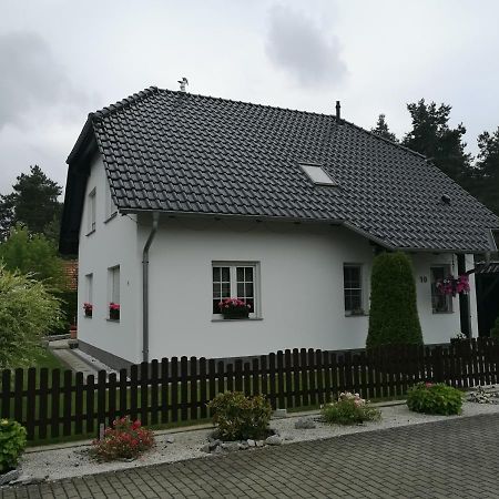 Gästezimmer im bewohnten EFH mit Pool und Garten Ziltendorf Exterior foto