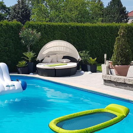 Gästezimmer im bewohnten EFH mit Pool und Garten Ziltendorf Exterior foto