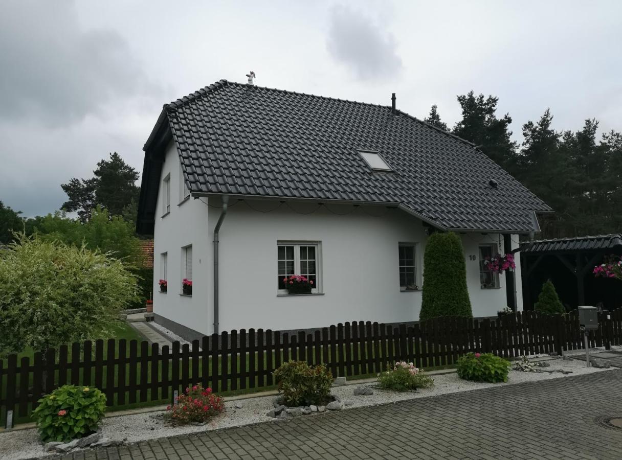 Gästezimmer im bewohnten EFH mit Pool und Garten Ziltendorf Exterior foto