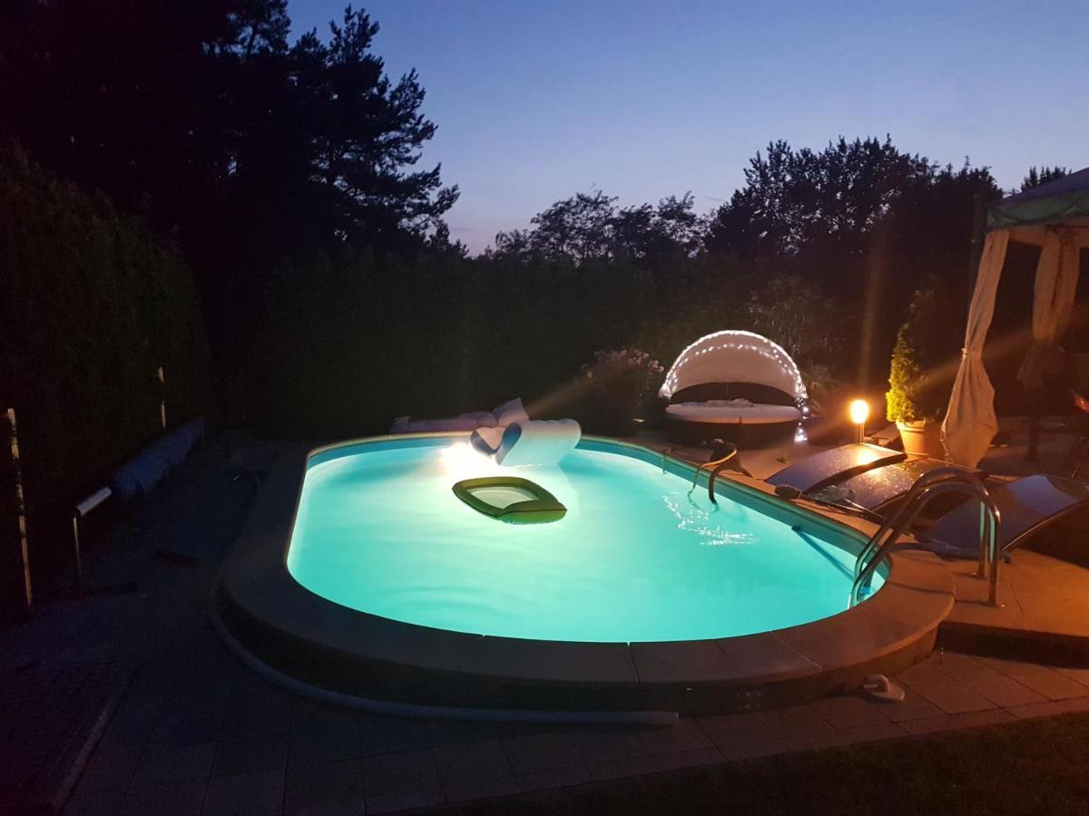 Gästezimmer im bewohnten EFH mit Pool und Garten Ziltendorf Exterior foto