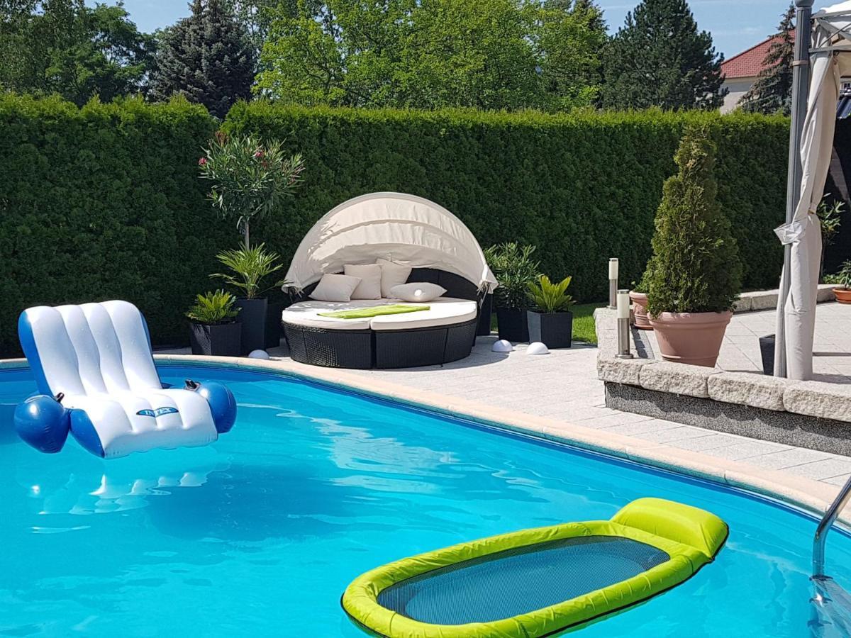Gästezimmer im bewohnten EFH mit Pool und Garten Ziltendorf Exterior foto
