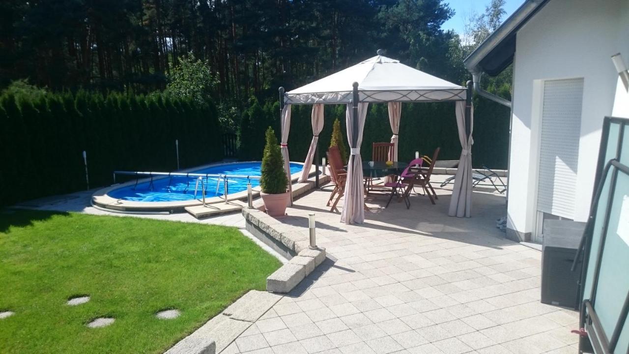 Gästezimmer im bewohnten EFH mit Pool und Garten Ziltendorf Exterior foto